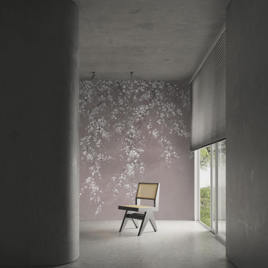 Sea of Blossoms Altrosa Wandtapete mit zarten weißen Blüten auf mauvem purpurnen Hintergrund, passend zu hochwertiger Ambience von k'moor walldesign