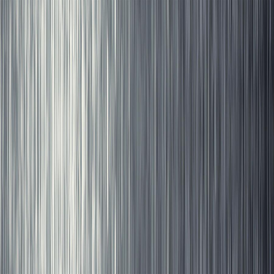 Silber-Silber-Titanium Streifen-Tapete von k'moor walldesign, gestreifte Musterung in metallischem Silber, Licht- und Schatteneffekte erzeugen Tiefe