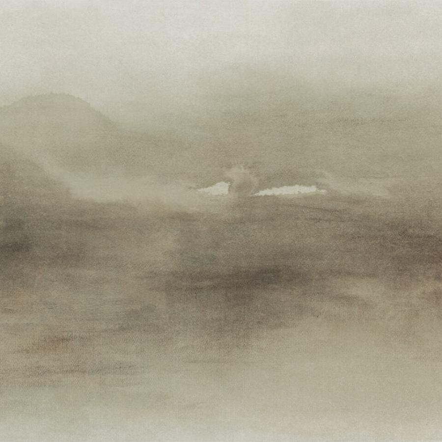 Riverside Moor Designtapete von k'moor walldesign in beige mit sandähnlicher Struktur und ruhiger, mineralischer Oberflächenoptik