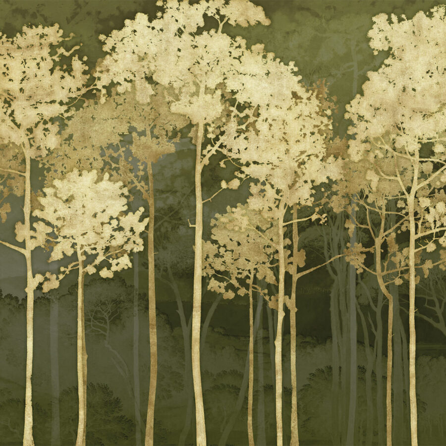 Luce di Pino Golden Brown Waldlandschaft mit goldenen Baumstämmen vor grünem Hintergrund, Wandgestaltung von k'moor walldesign