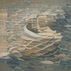 Abstraktes Mosaik-Wandbild mit pastellfarbenen Tönen, Teile eines Wanddesigns, das als Produktbild für Movement bei k'moor dient