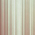 Sanfte vertikale Streifen in Creme, Rosé und Grün prägen das abstrakte Tapetendesign Ripple Blue von k'moor.