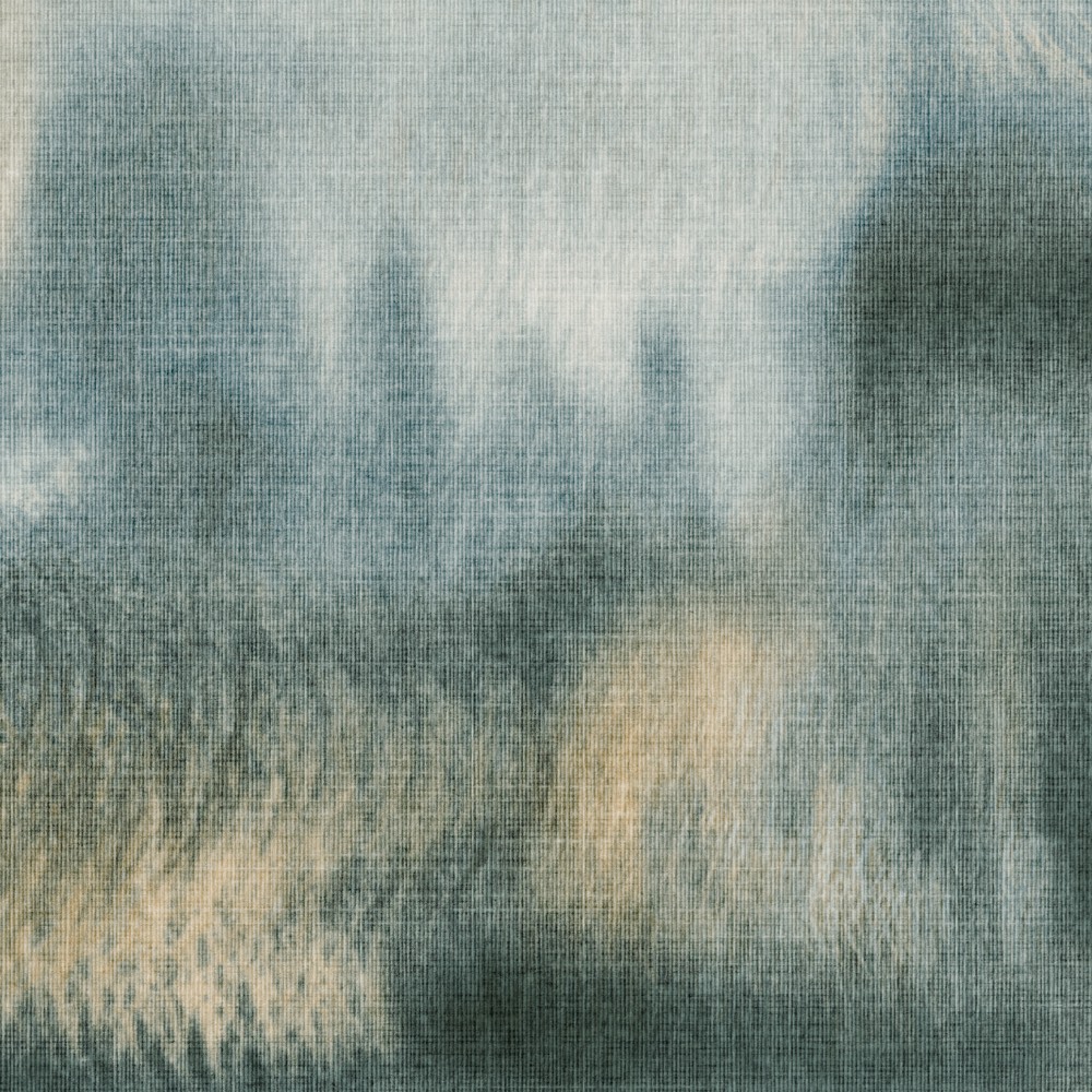 Sanfte Schleier in Eisblau und Grau zeichnen die abstrakte Oberfläche von Fading Reflections Icy mit ruhiger Tiefe.